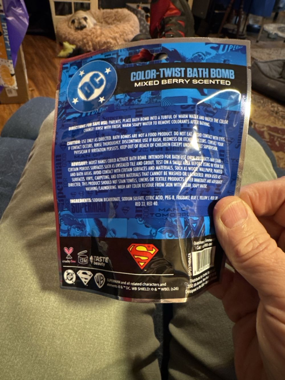 Superman Color-Twist Bath Bomb Mixed Berry Scented - DC Comics vinyl figure collectible - Main Image 2