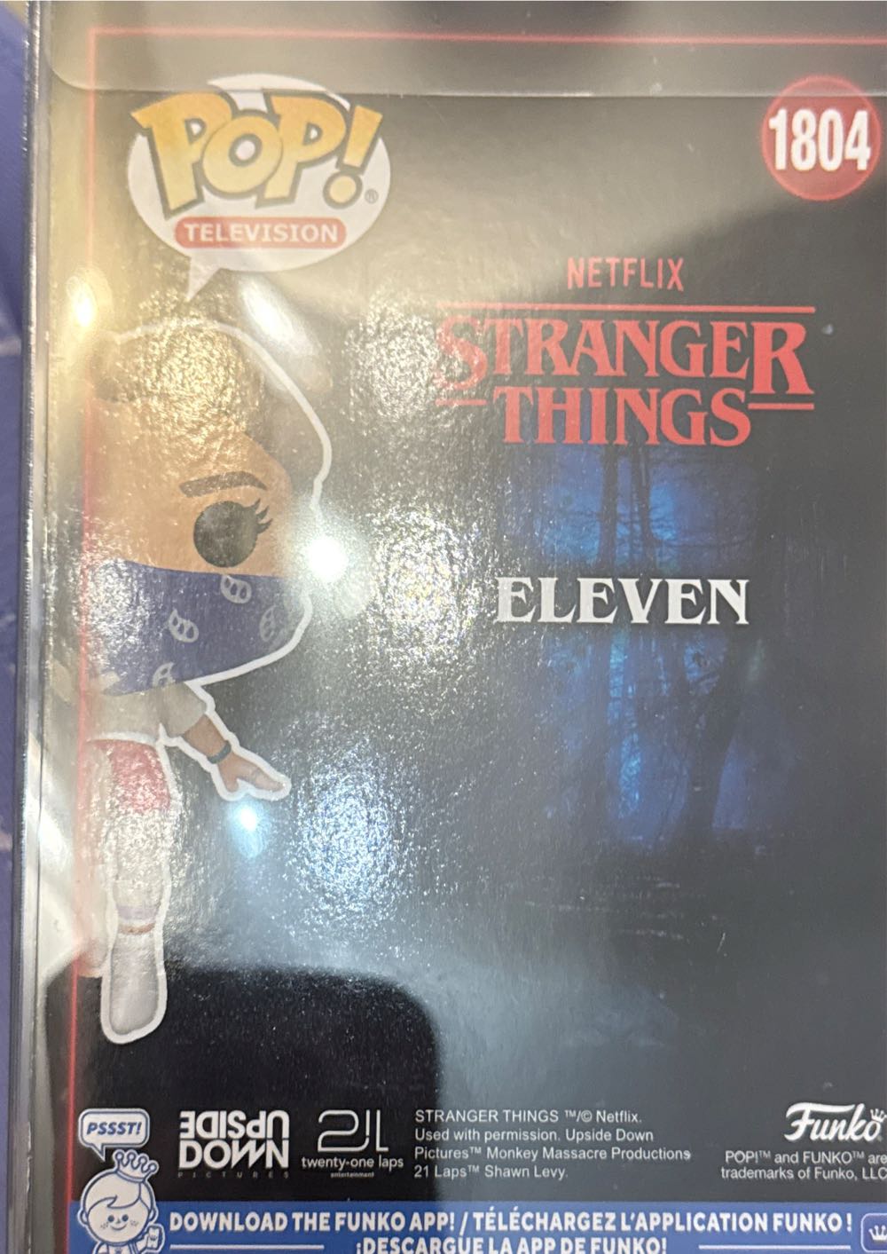 Eleven - Stranger Things vinyl figure collectible [Barcode 889698891479] - Main Image 4