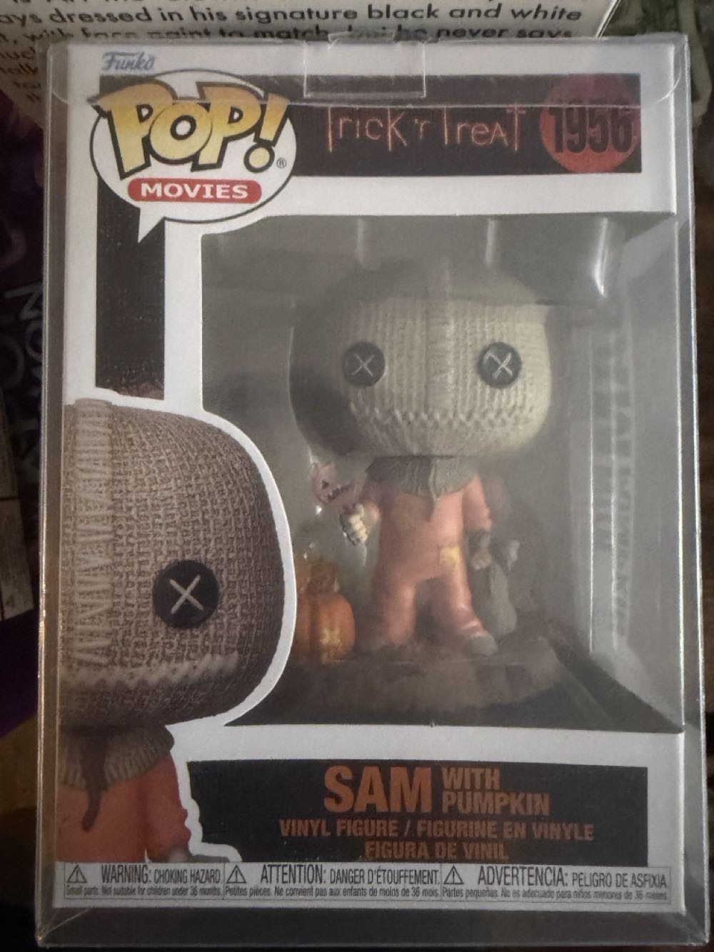 Sam With Pumpkin - Trick ’R Treat vinyl figure collectible [Barcode 889698883597] - Main Image 2