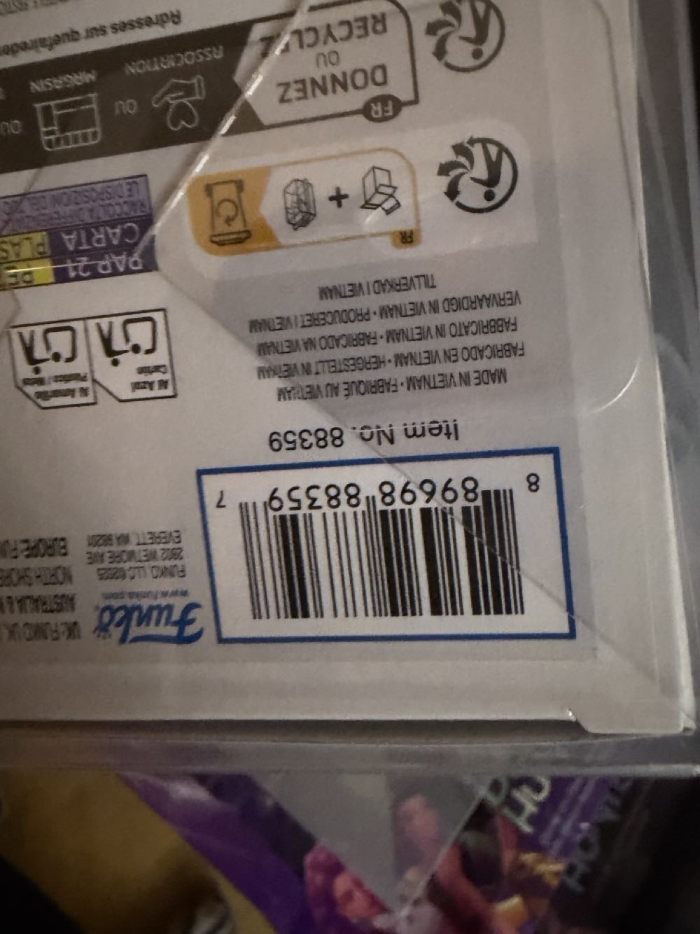 Sam With Pumpkin - Trick ’R Treat vinyl figure collectible [Barcode 889698883597] - Main Image 3