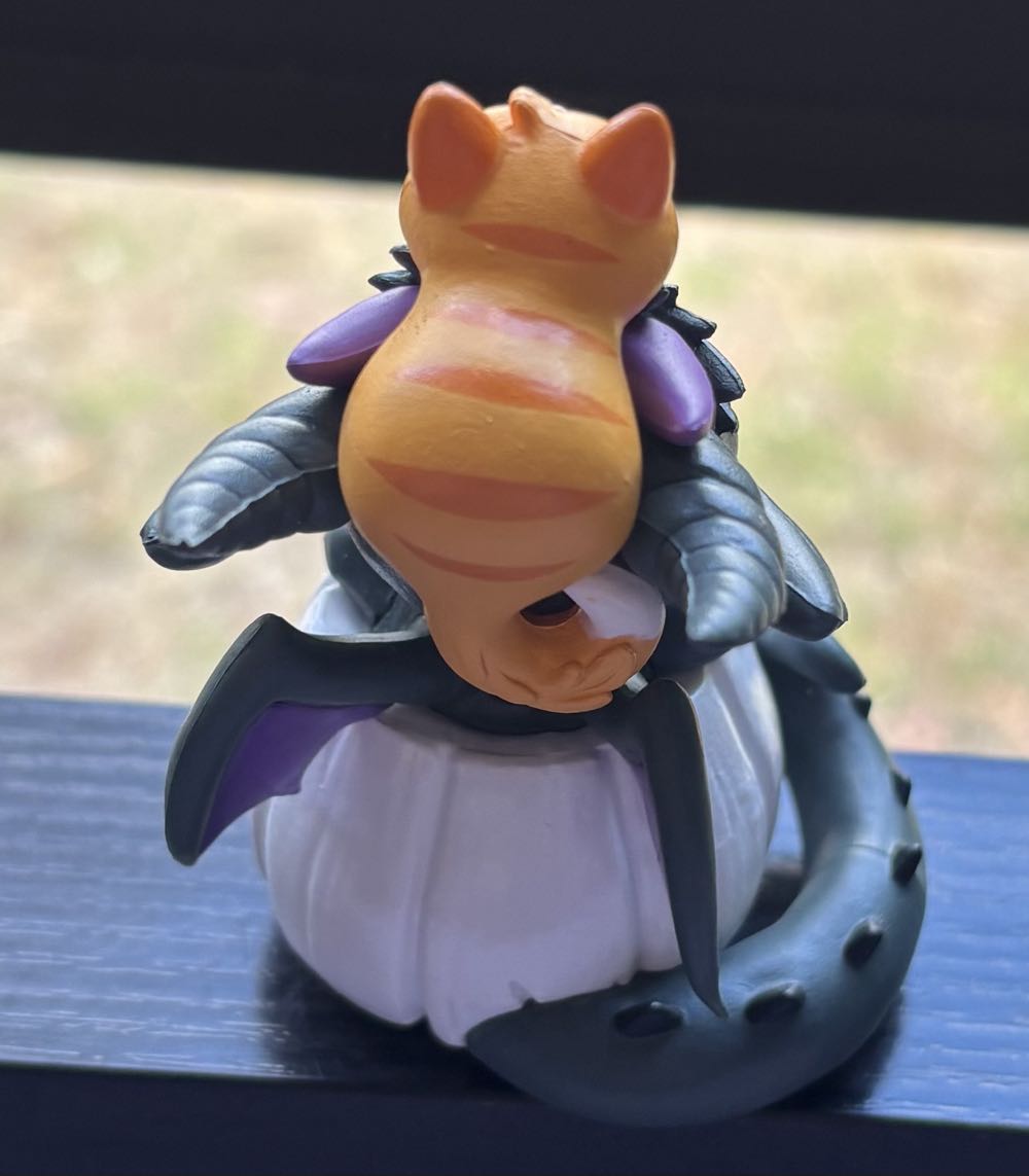 D&B Shadow & Sweets  vinyl figure collectible [Barcode 810002712609] - Main Image 2