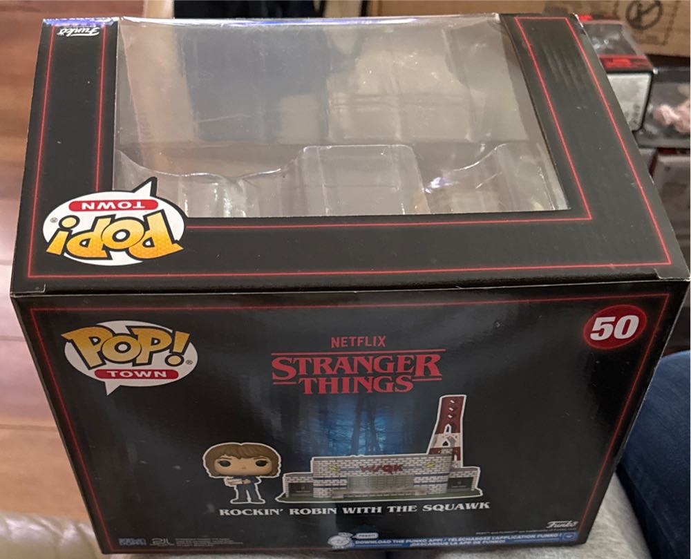 Rockin’ Robin With The Squawk - Stranger Things vinyl figure collectible [Barcode 889698866200] - Main Image 2