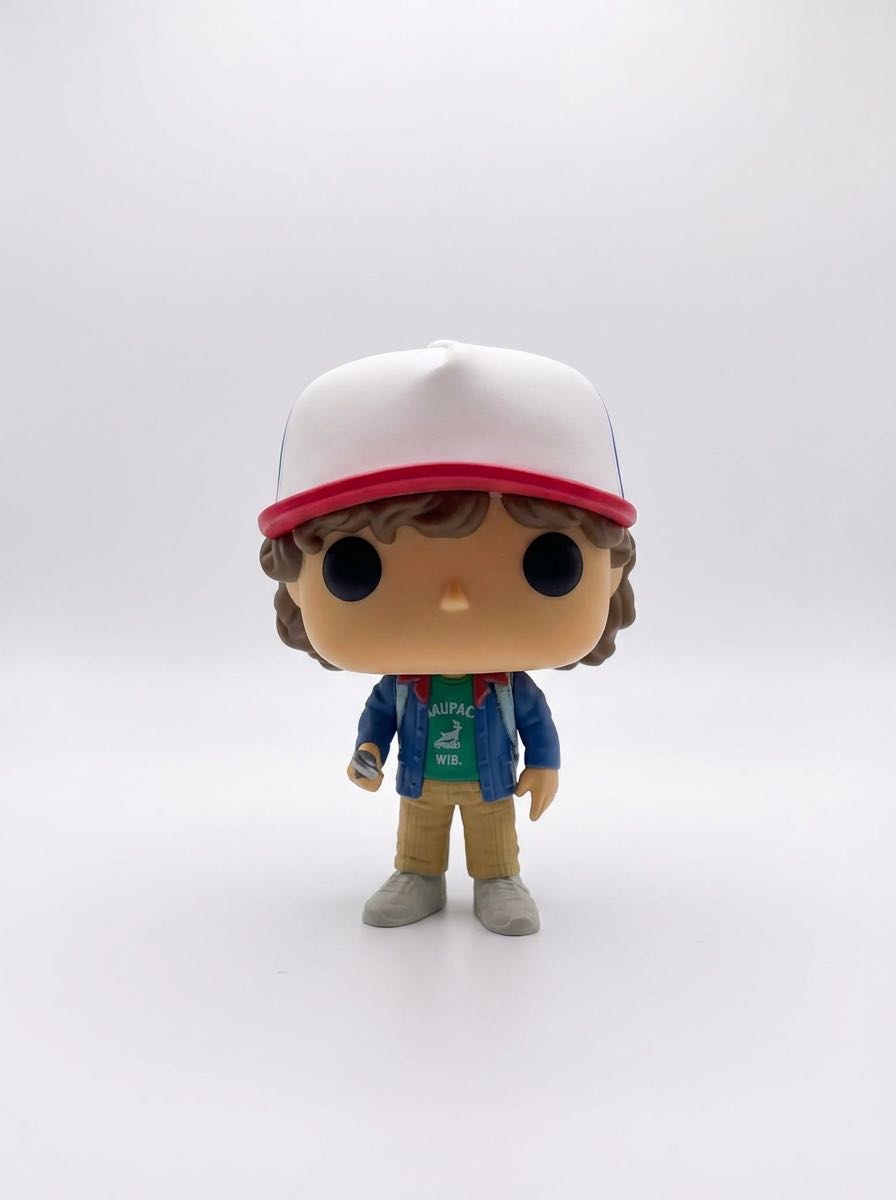 Dustin Henderson - Stranger Things vinyl figure collectible - Main Image 2