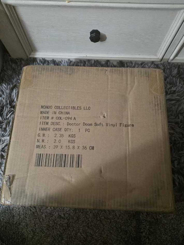 Mondo Marvel Dr Doom   vinyl figure collectible [Barcode 810140246134] - Main Image 4