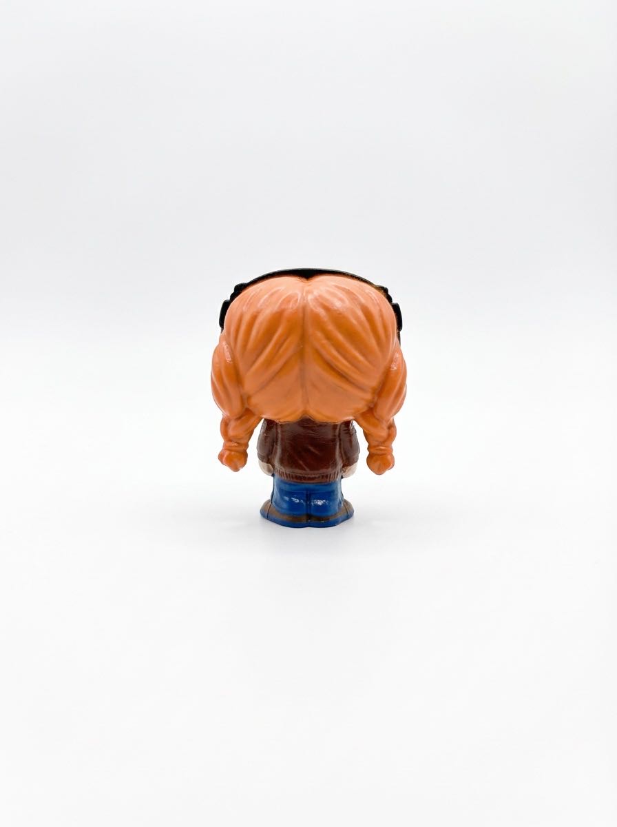 Max  vinyl figure collectible - Main Image 2