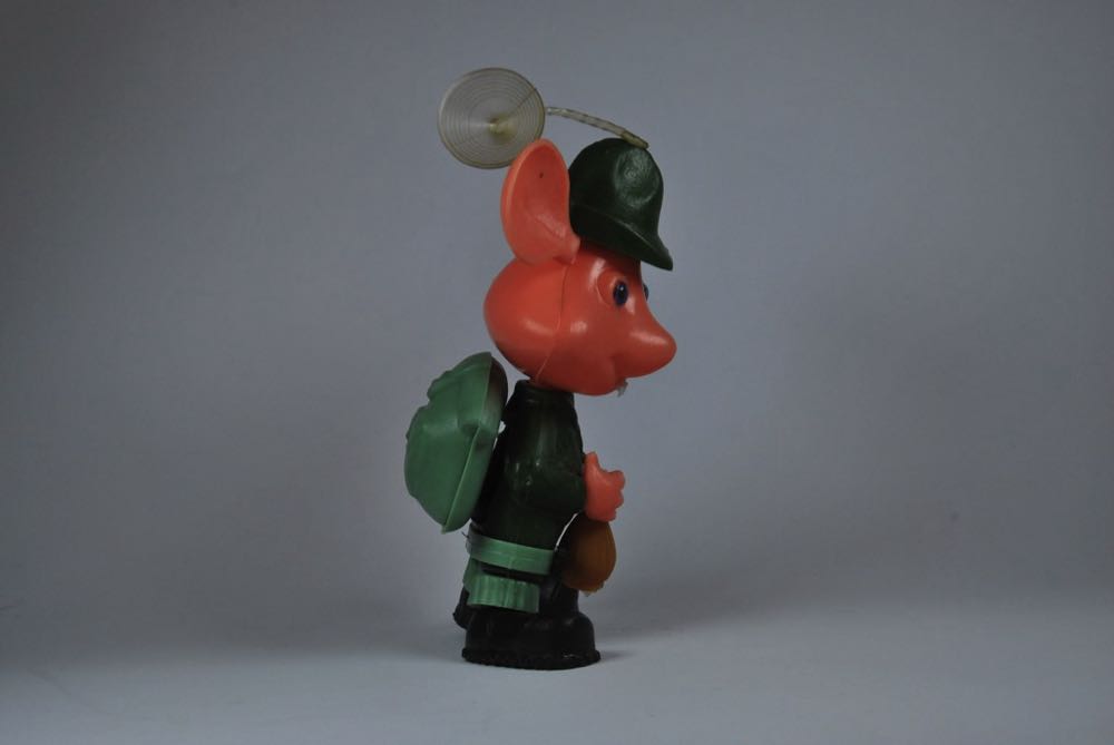 Topo Gigio Alpino  vinyl figure collectible - Main Image 4