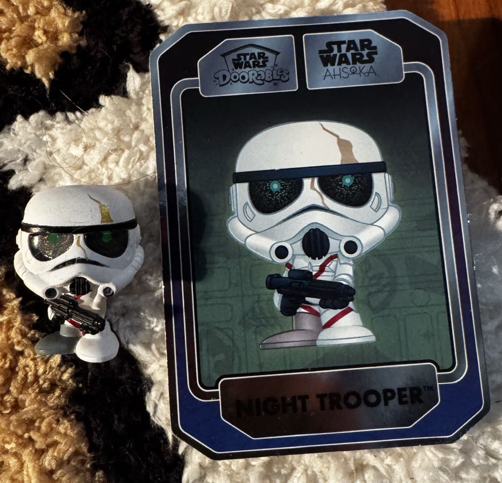 Night Trooper Disney Doorables Star Wars - Star Wars vinyl figure collectible - Main Image 3