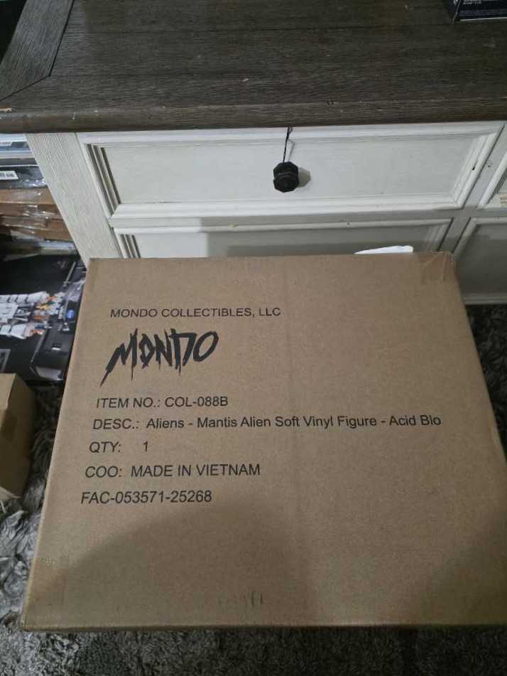 Mondo Horror Mantis Alien  vinyl figure collectible [Barcode 1220399231635] - Main Image 4