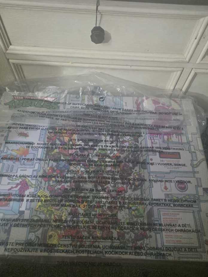 TMNT Mondo Super Shredder Shadow Lord  vinyl figure collectible [Barcode 810140247049] - Main Image 2