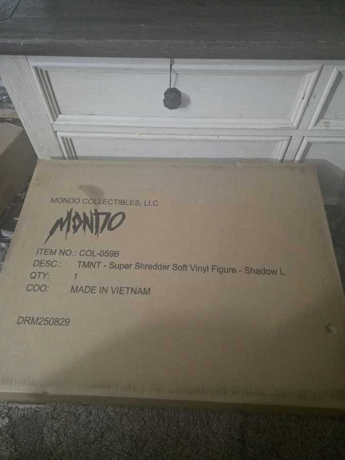 TMNT Mondo Super Shredder Shadow Lord  vinyl figure collectible [Barcode 810140247049] - Main Image 3