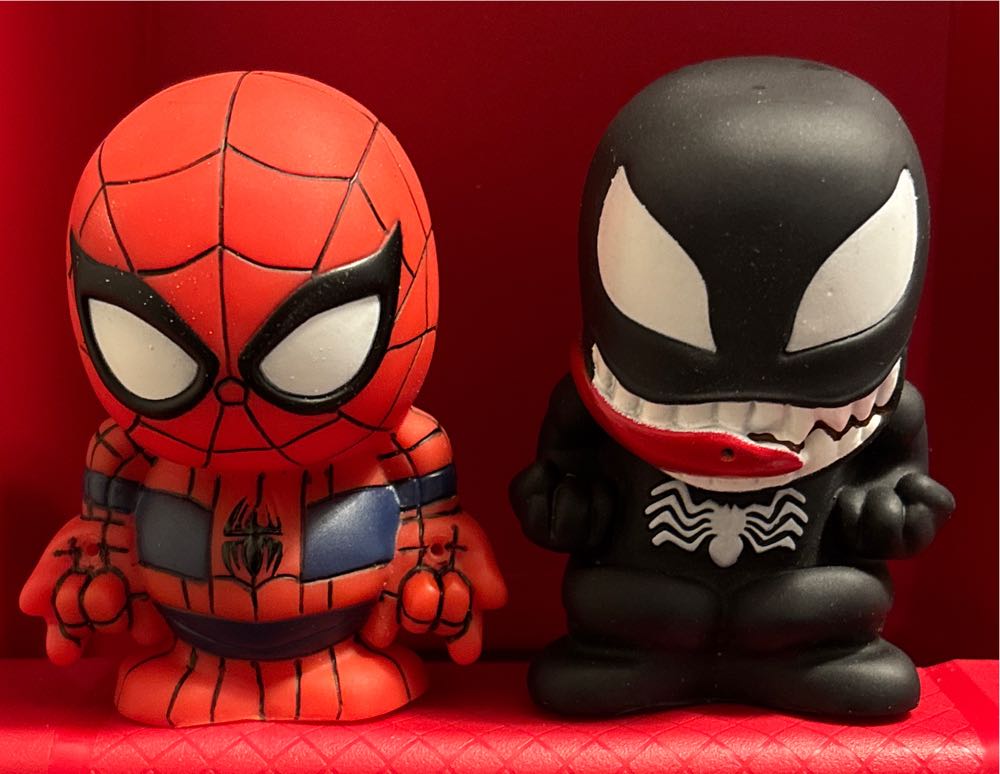 Marvel Hero Spider Man Venom Water Squirter Toy ...  vinyl figure collectible [Barcode 049022029446] - Main Image 2