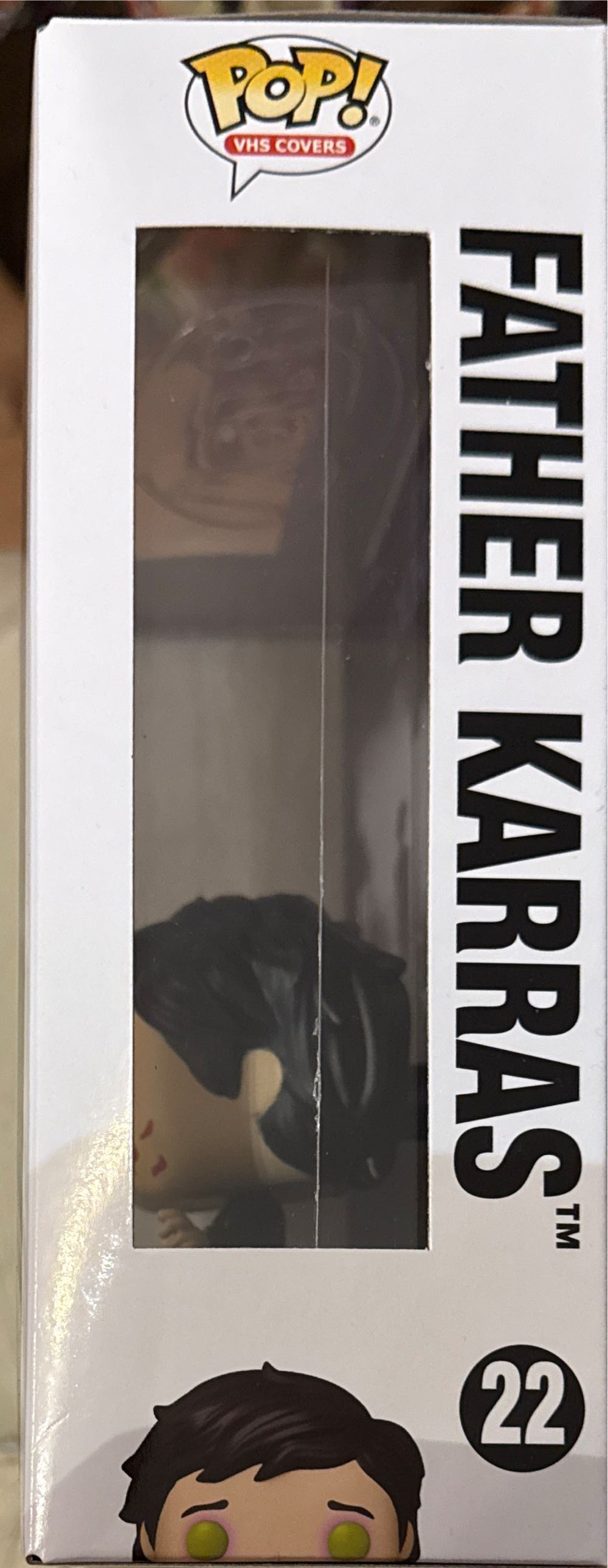 Father Karras - The Exorcist vinyl figure collectible [Barcode 889698904858] - Main Image 3