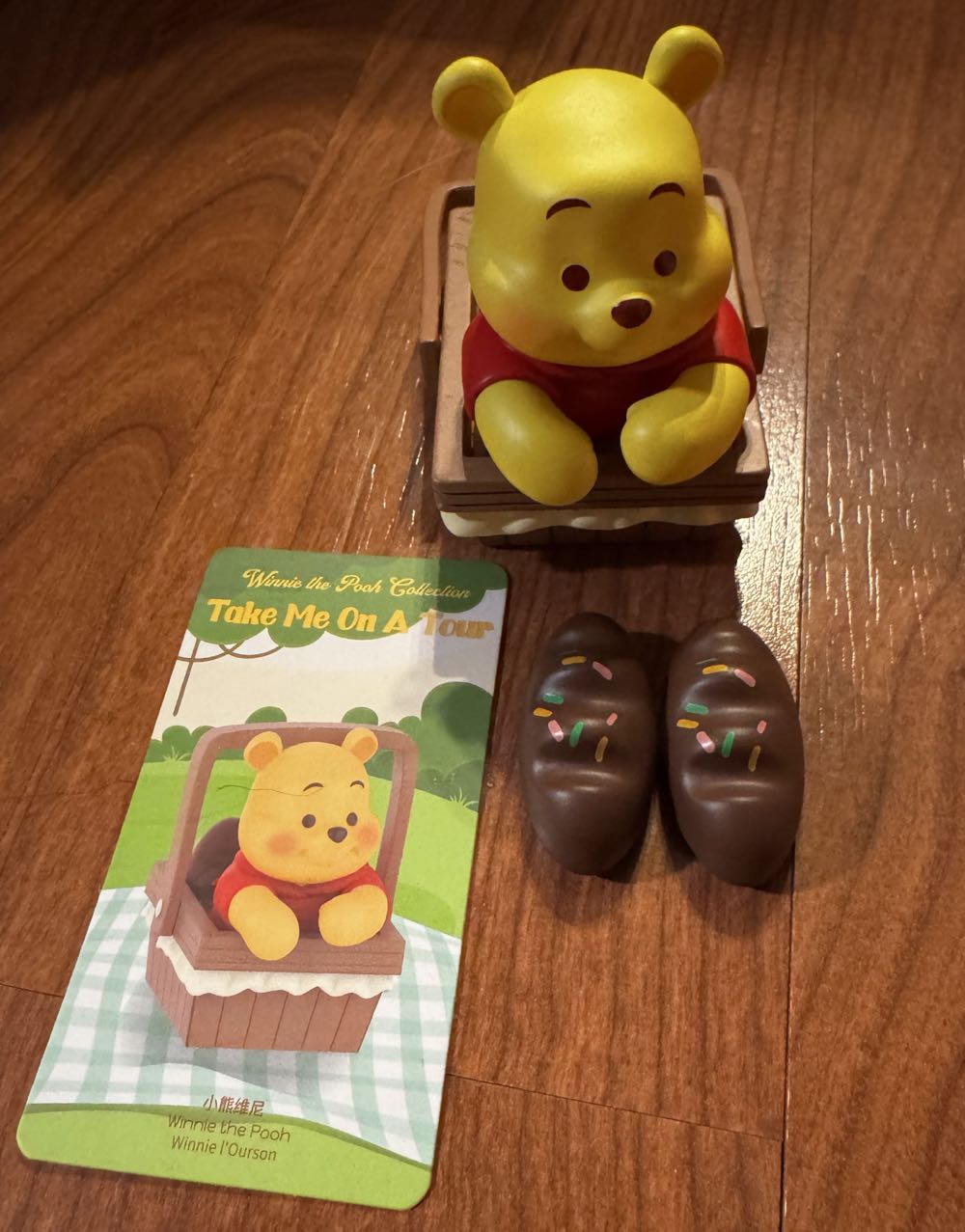 Winnie The Pooh, Miniso Disney Winnie The Pooh Take Me On Tour Series - Winnie the Pooh vinyl figure collectible - Main Image 2