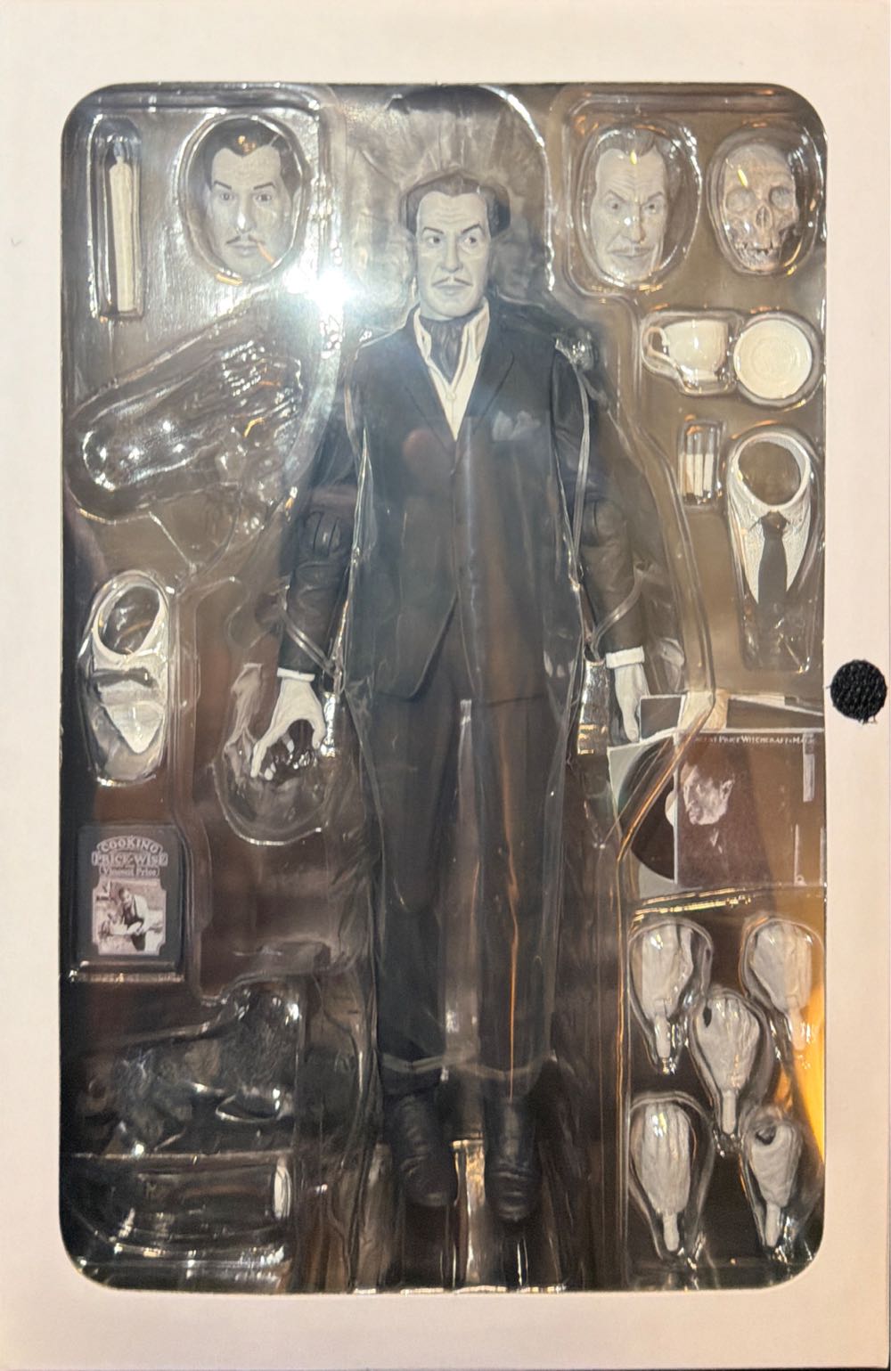 Vincent Price  vinyl figure collectible [Barcode 634482163979] - Main Image 2