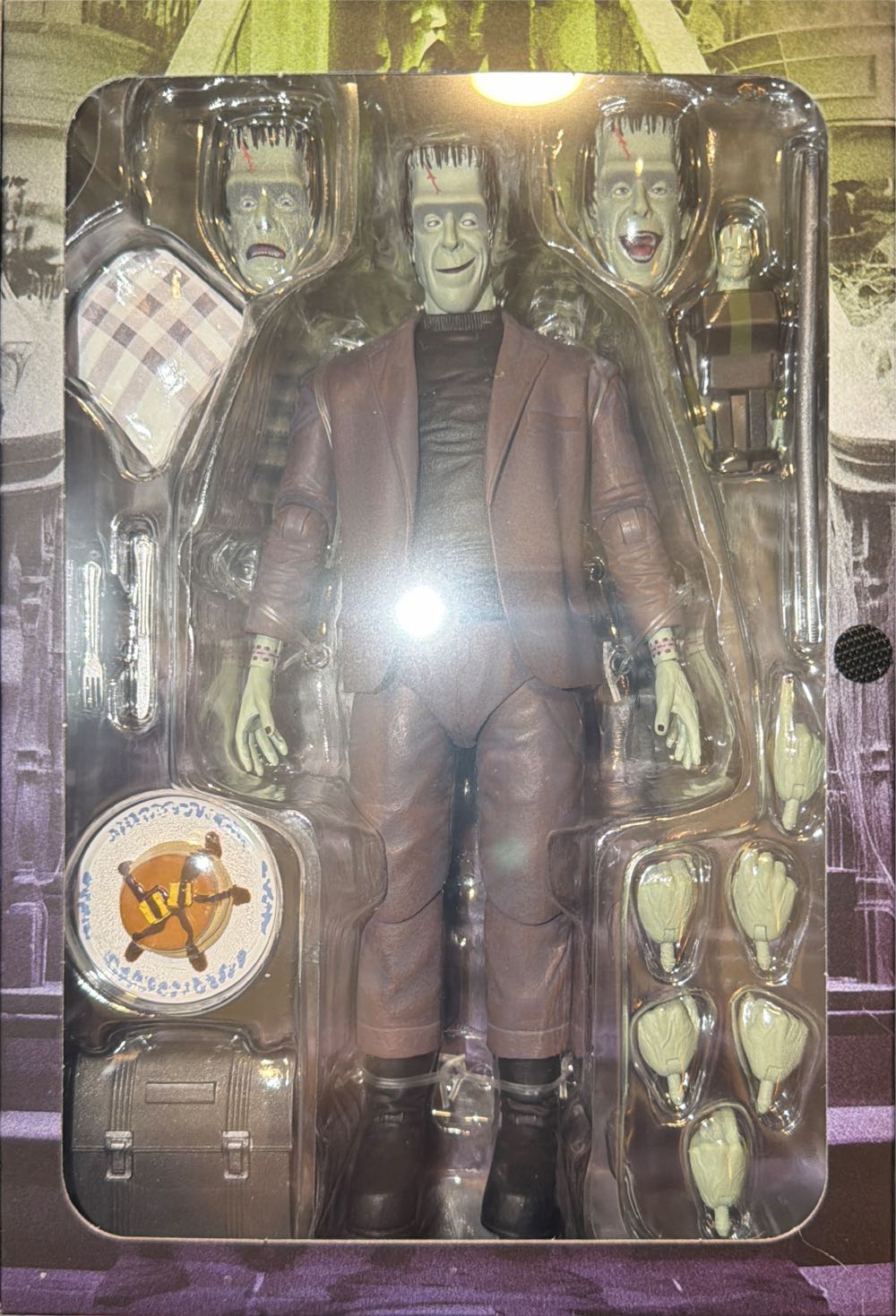 Herman Munster  vinyl figure collectible [Barcode 634482560907] - Main Image 2