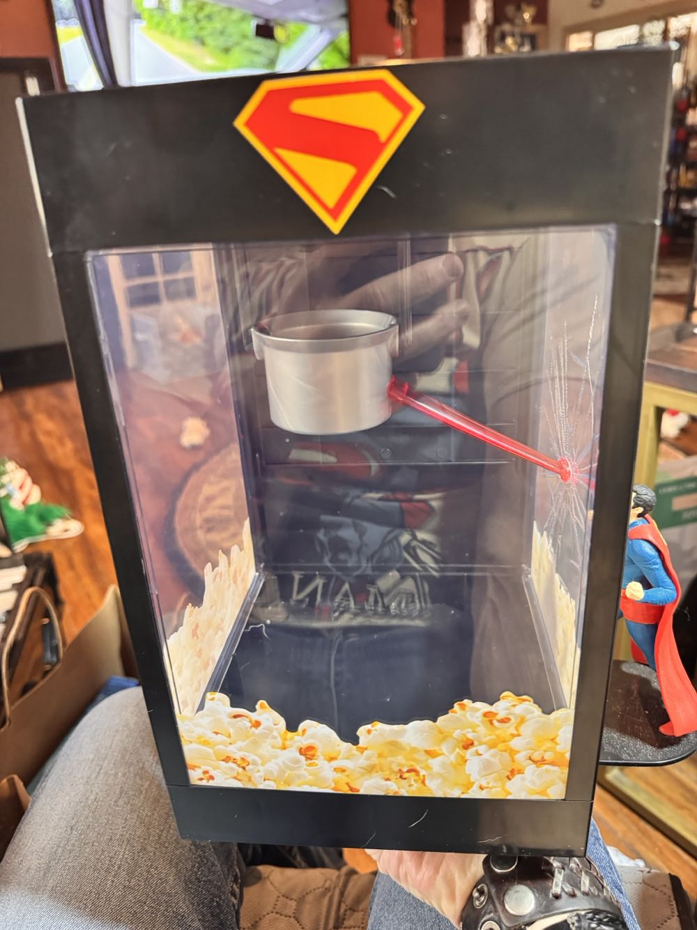 Superman 2025 Popcorn Specialty Container  vinyl figure collectible - Main Image 2