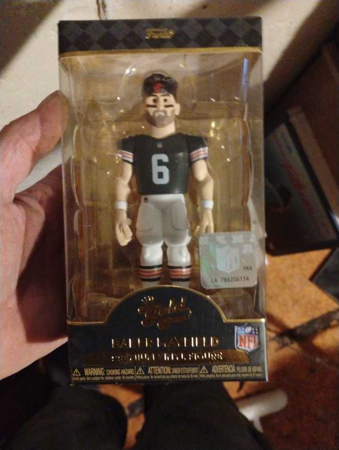 Mayfield Collectable Gold 5” Nfl: Baker Mayfield Away Uniform Chase Premium A4 Funko 5 Browns In: Nfl Chase Home New Ships Chase Home Uniform 1 6  vinyl figure collectible [Barcode 889698572859] - Main Image 2