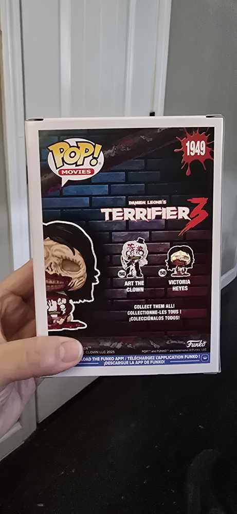 Art The Clown #1949 Victoria Heyes  vinyl figure collectible - Main Image 2