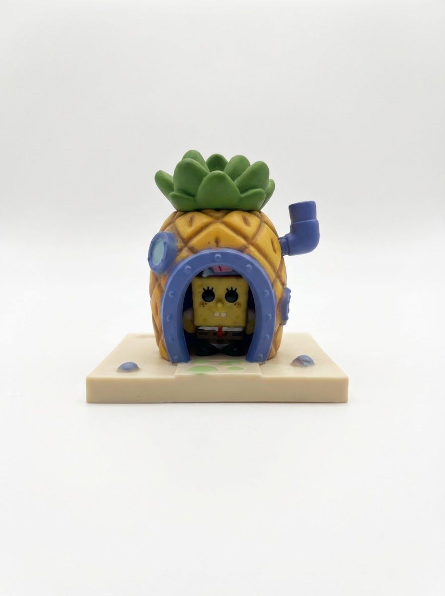 SpongeBob with Pineapple House - SpongeBob SquarePants vinyl figure collectible - Main Image 2
