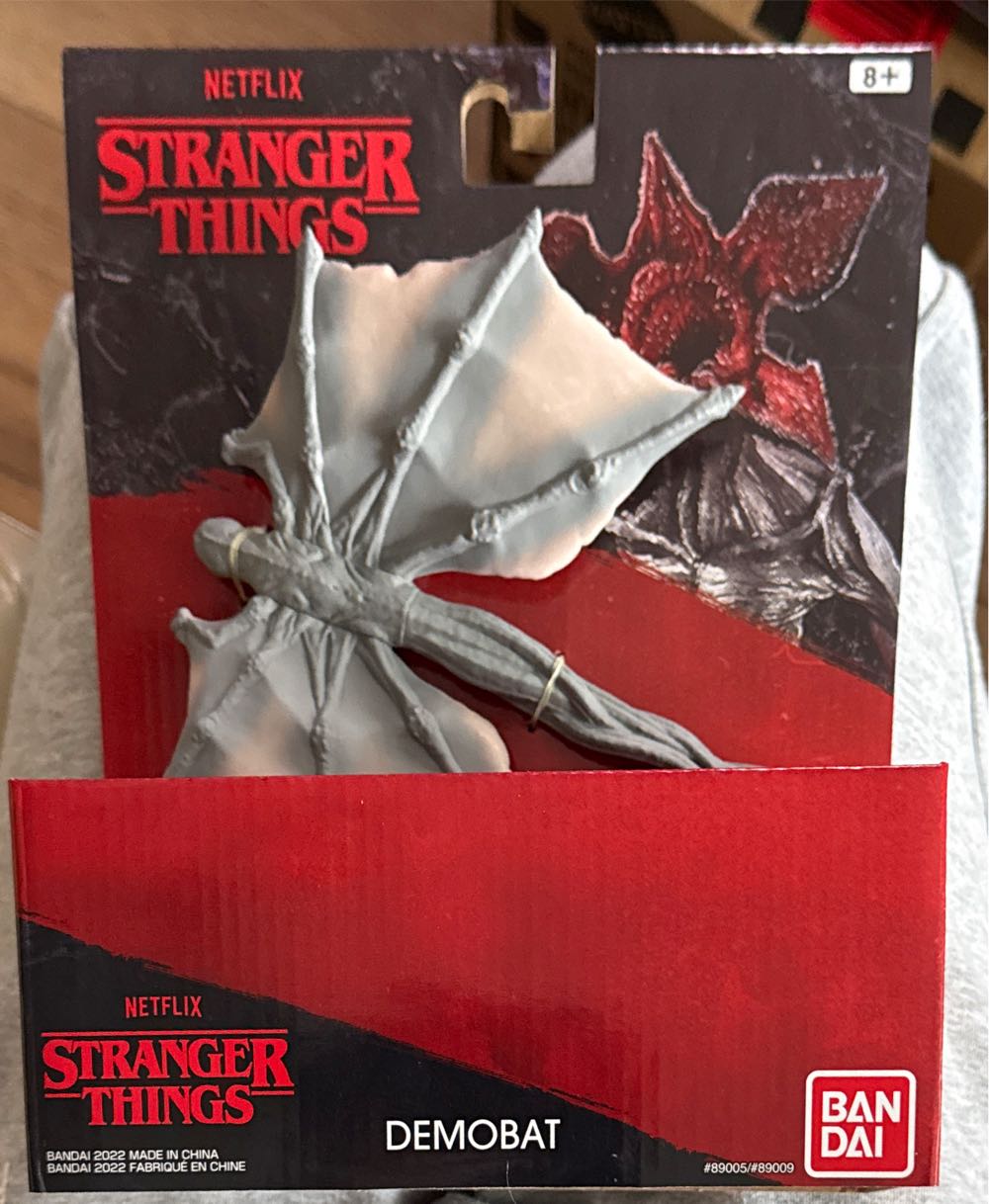 Stranger Things Demo Bat 7” Collectible Figure - Stranger Things vinyl figure collectible [Barcode 045557890094] - Main Image 2