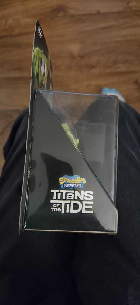 SpongeBob SquarePants: Titans Of The Tide - SpongeBob SquarePants - SpongeBob SquarePants vinyl figure collectible [Barcode 840305911553] - Main Image 3