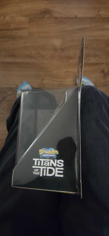 SpongeBob SquarePants: Titans Of The Tide - SpongeBob SquarePants - SpongeBob SquarePants vinyl figure collectible [Barcode 840305911553] - Main Image 4