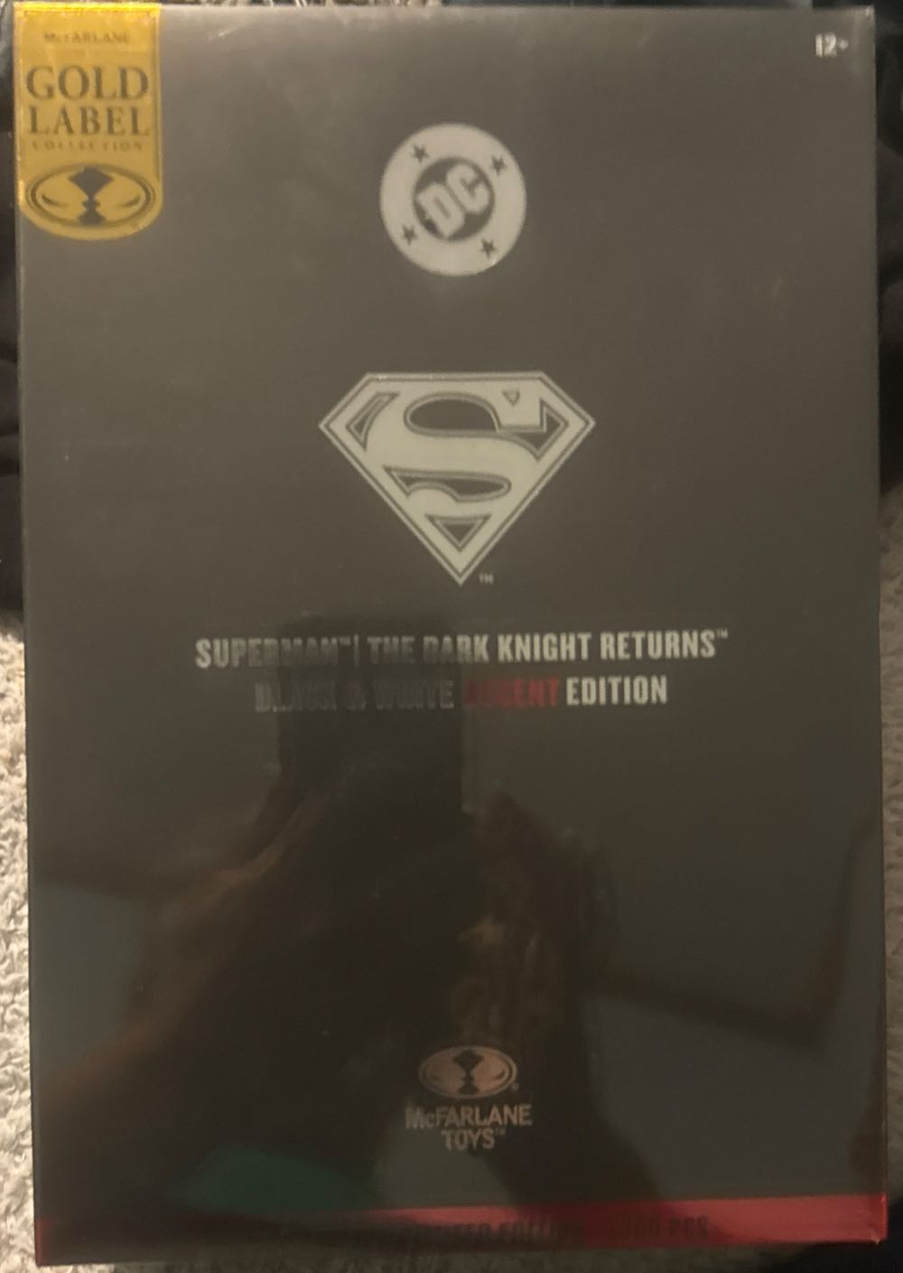 DC Gold Label The Dark Knight Returns: Superman (Black & White Accent Edition)  vinyl figure collectible [Barcode 787926172423] - Main Image 2