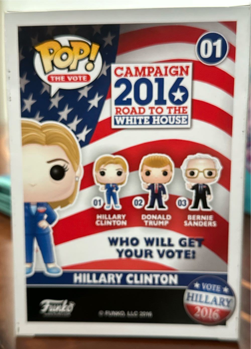 Hillary Clinton  vinyl figure collectible [Barcode 325638797031] - Main Image 2