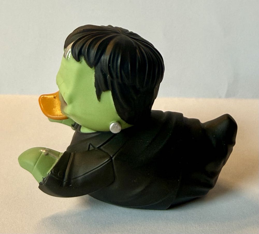 Frankenstein’s Monster - Universal Monsters vinyl figure collectible - Main Image 2