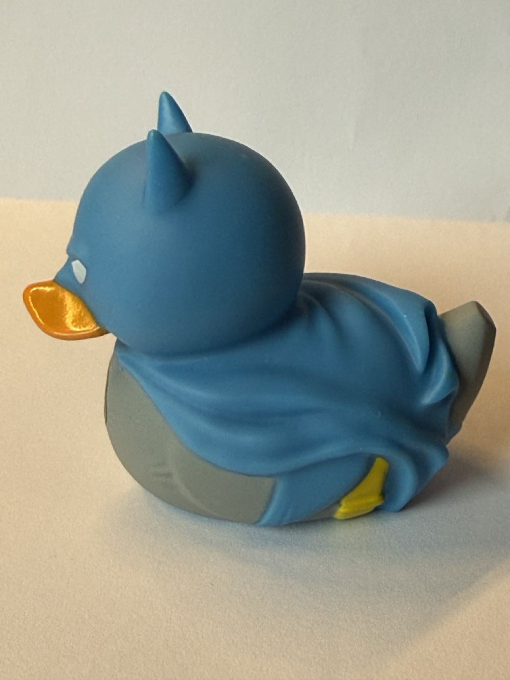 Batman - DC Universe vinyl figure collectible - Main Image 2