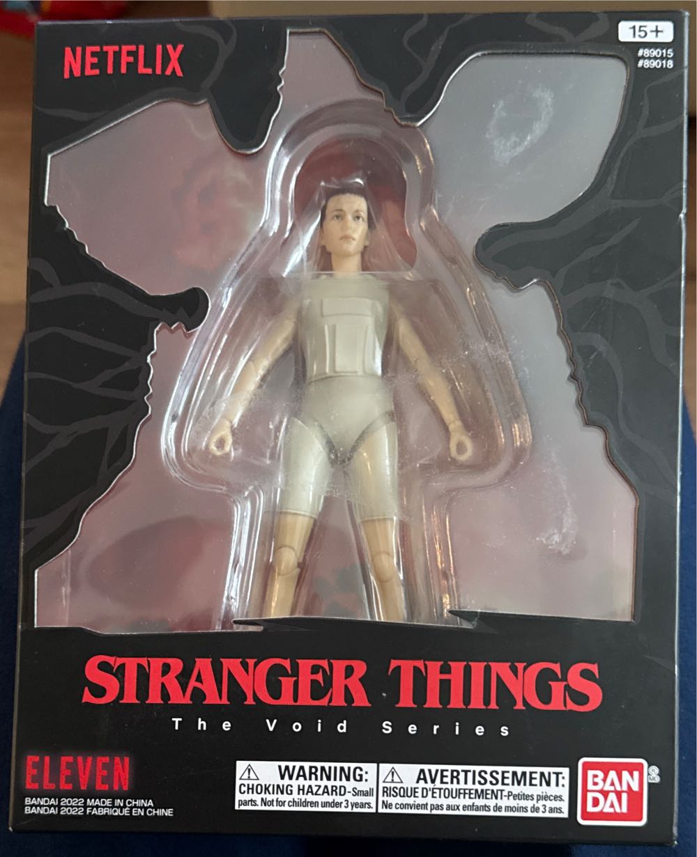 Eleven Stranger Things The Void Series Eleven Season 3 Hawkins Figure 6” - Stranger Things vinyl figure collectible [Barcode 045557890186] - Main Image 2