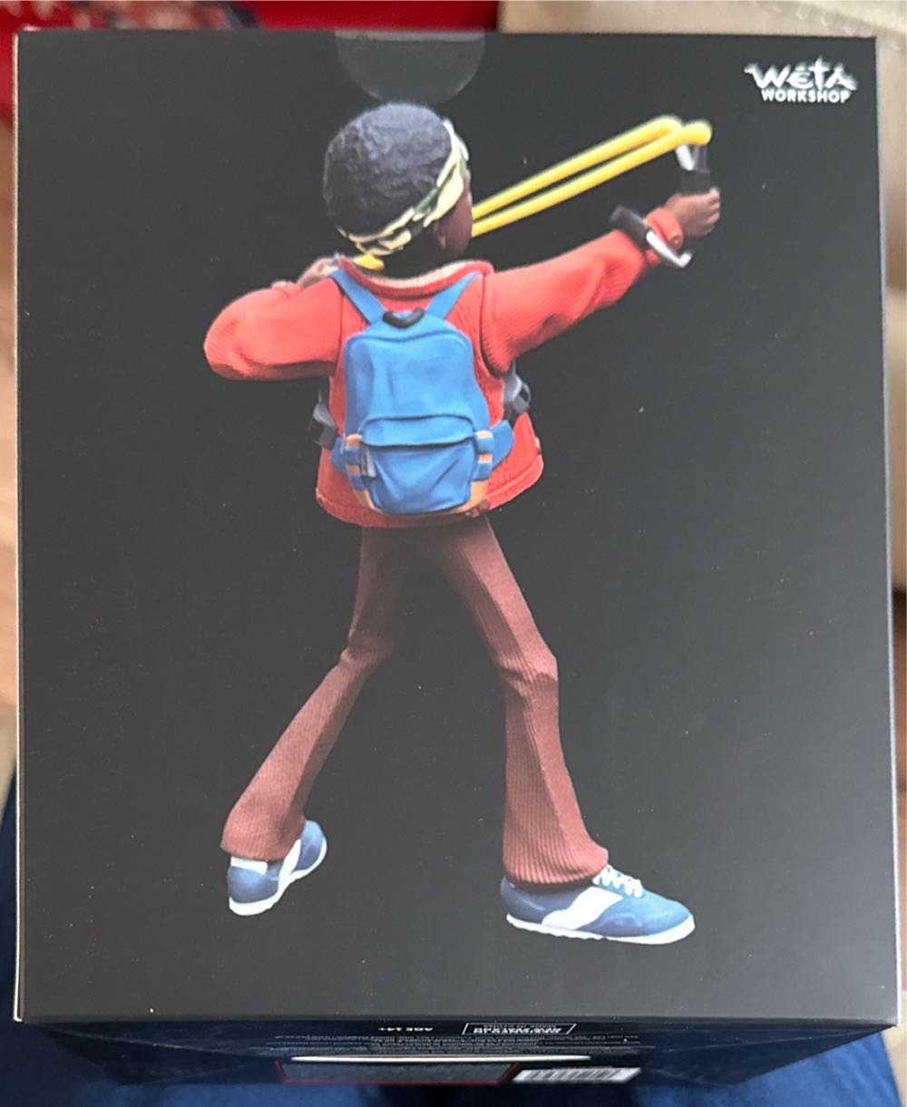 Weta Workshop Mini Epics Stranger Things Season 1 Lucas Sinclair - Stranger Things vinyl figure collectible [Barcode 9420024703489] - Main Image 4