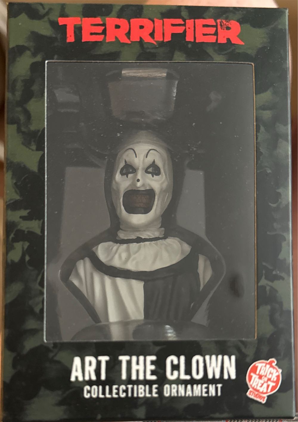 Art The Clown Trick Or Treat Studios Terrifier Art The Clown Holiday Horrors Ornament - Stranger Things vinyl figure collectible [Barcode 810116280919] - Main Image 2