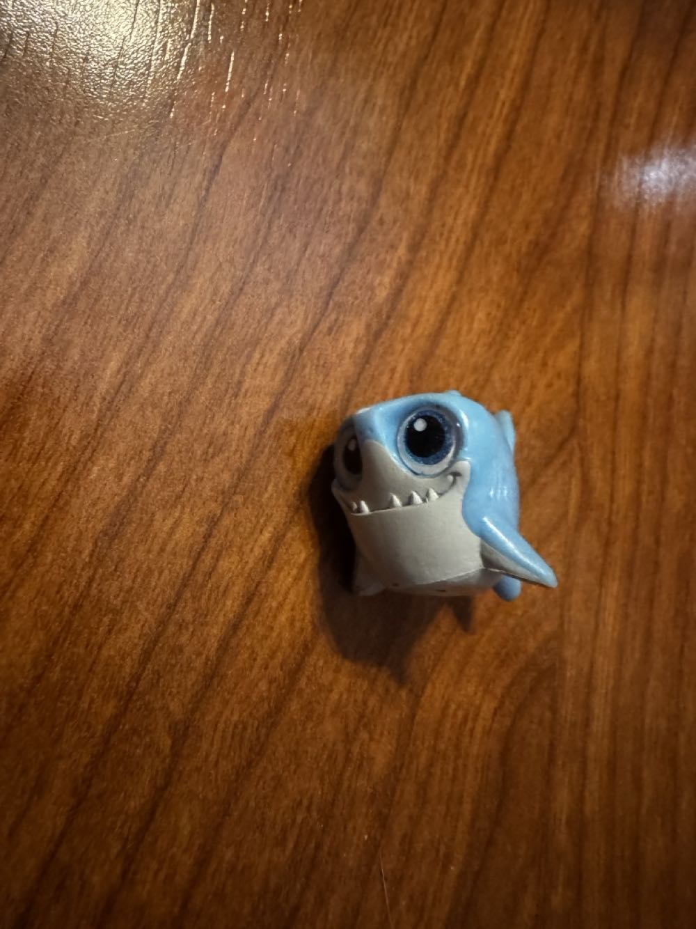 Bruce Disney Doorables Series 4 - Finding Nemo vinyl figure collectible - Main Image 3