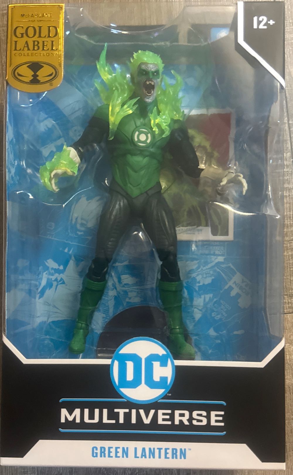 DC Multiverse Blue Beetle: Carapax Mega Statue