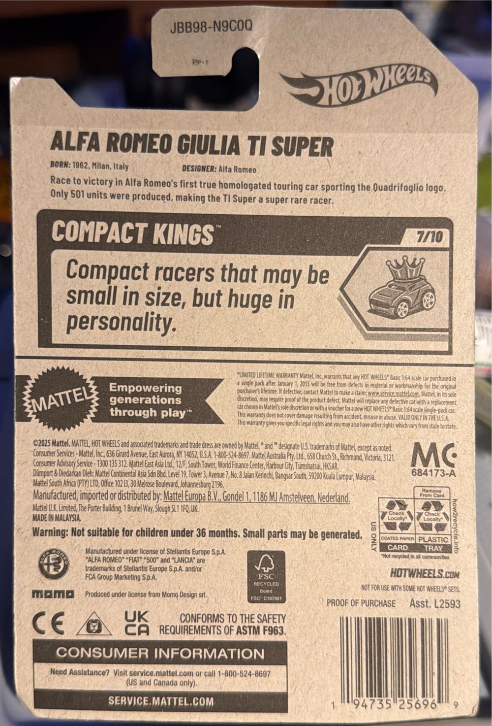 Hot Wheels Alfa Romeo Giulia TI Super  vinyl figure collectible [Barcode 194735256969] - Main Image 2