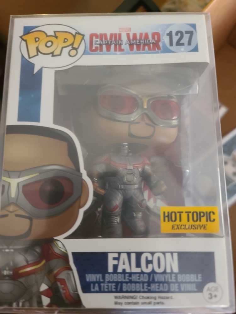 Falcon - Marvel Universe vinyl figure collectible [Barcode 9341103793682] - Main Image 3