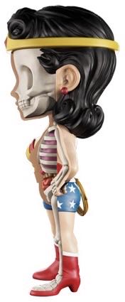 Wonder Woman Golden Age X-ray - DC Universe vinyl figure collectible [Barcode 641489934204] - Main Image 3