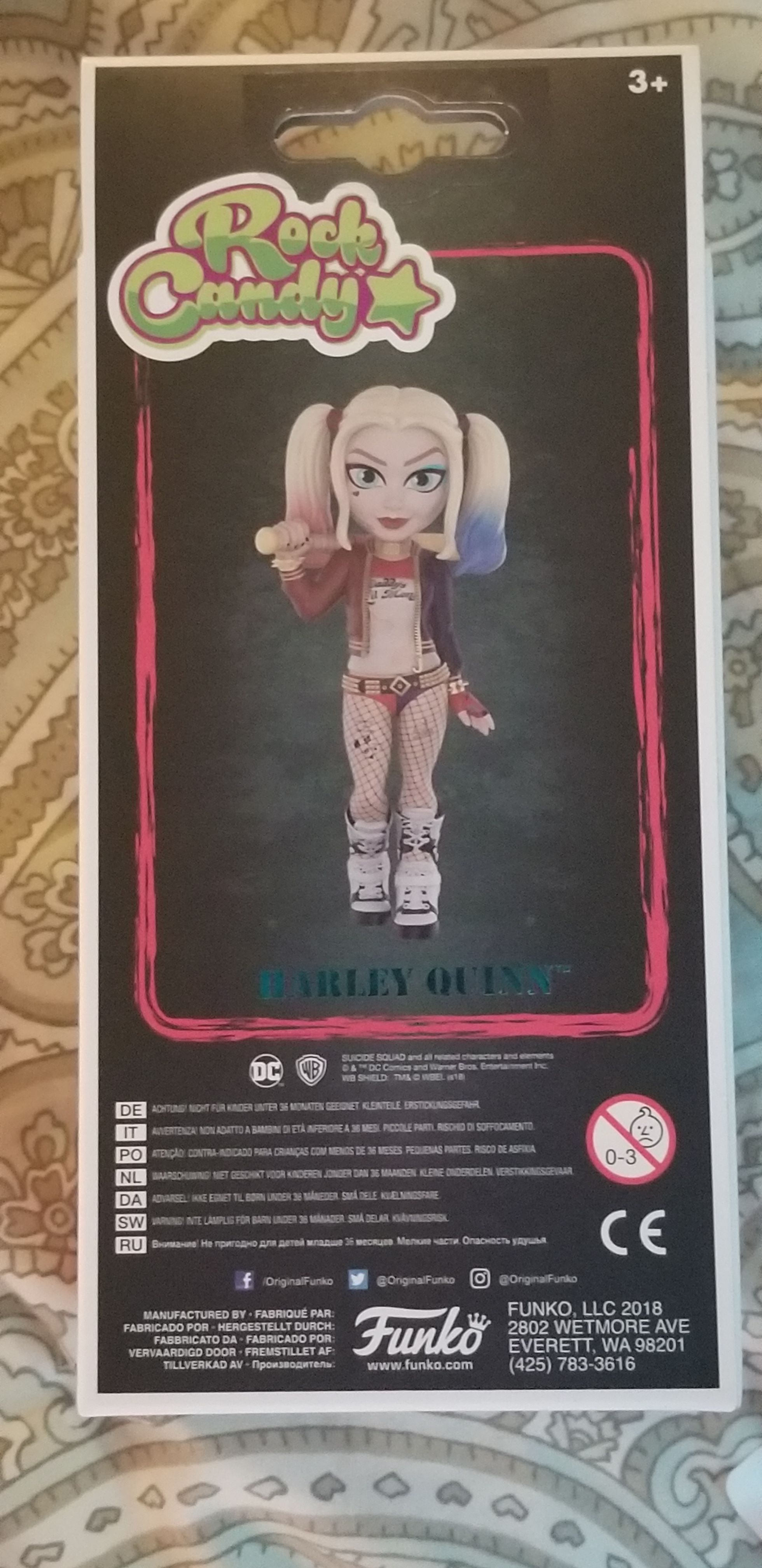 Harley Quinn  vinyl figure collectible [Barcode 889698308472] - Main Image 2