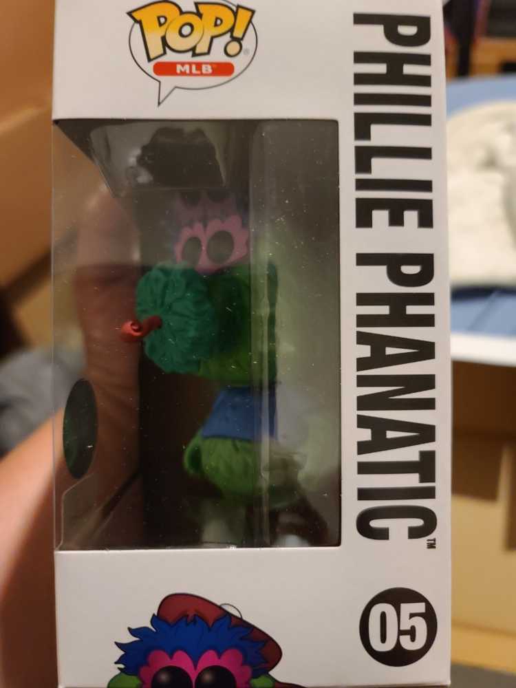 Phillie Phanatic - MLB vinyl figure collectible [Barcode 849803038342] - Main Image 2
