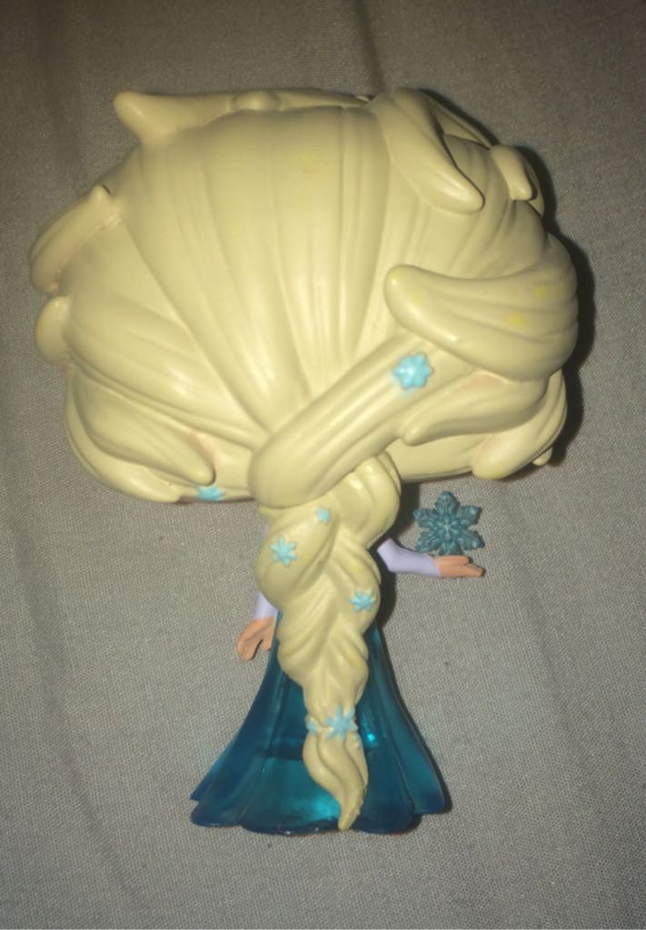 Elsa - Frozen vinyl figure collectible [Barcode 849803042554] - Main Image 2