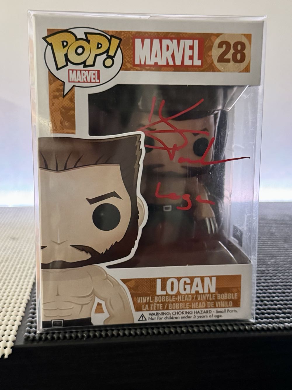Logan - Marvel Universe vinyl figure collectible [Barcode 830395031842] - Main Image 3