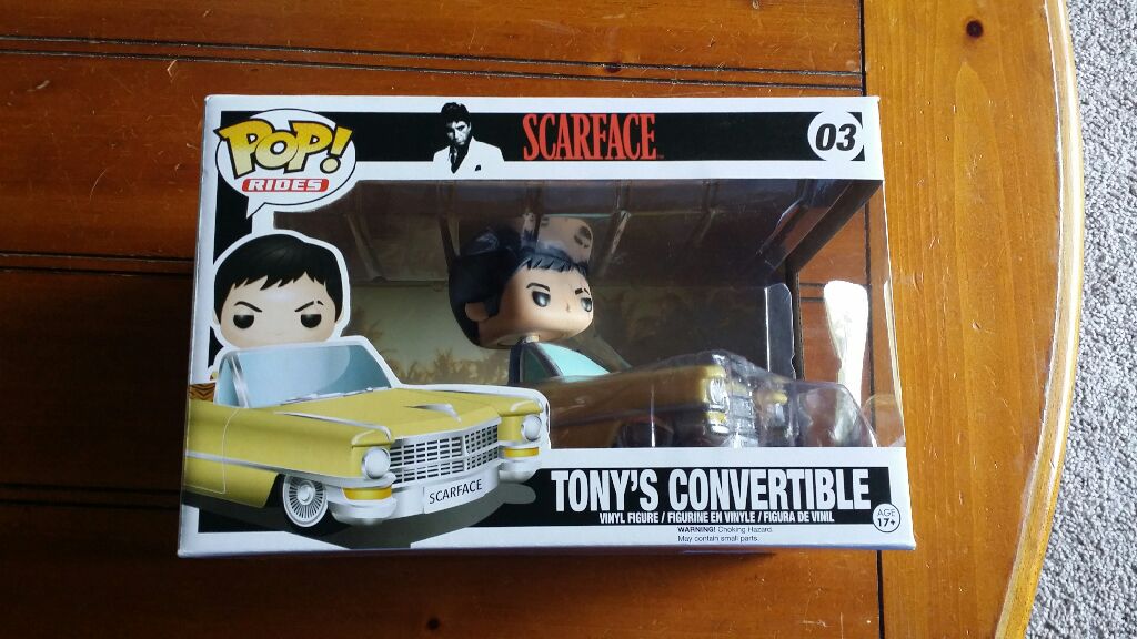 Tony’s Convertible - Scarface vinyl figure collectible [Barcode 830395034096] - Main Image 2