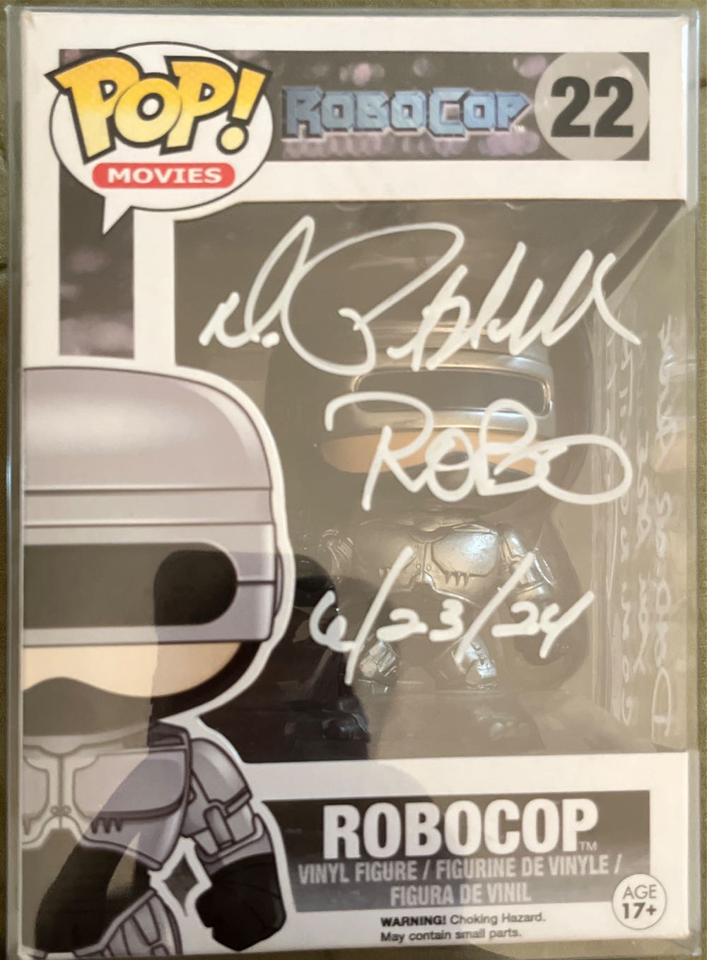 RoboCop - RoboCop vinyl figure collectible [Barcode 830395030487] - Main Image 3