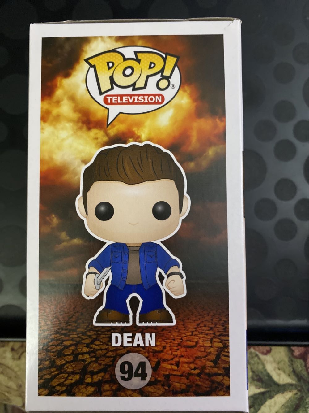 Dean - Supernatural vinyl figure collectible [Barcode 849803037369] - Main Image 4