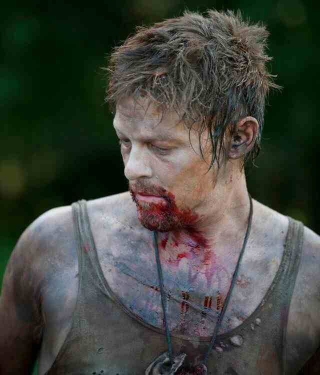 Injured Daryl - The Walking Dead vinyl figure collectible [Barcode 849803038052] - Main Image 2