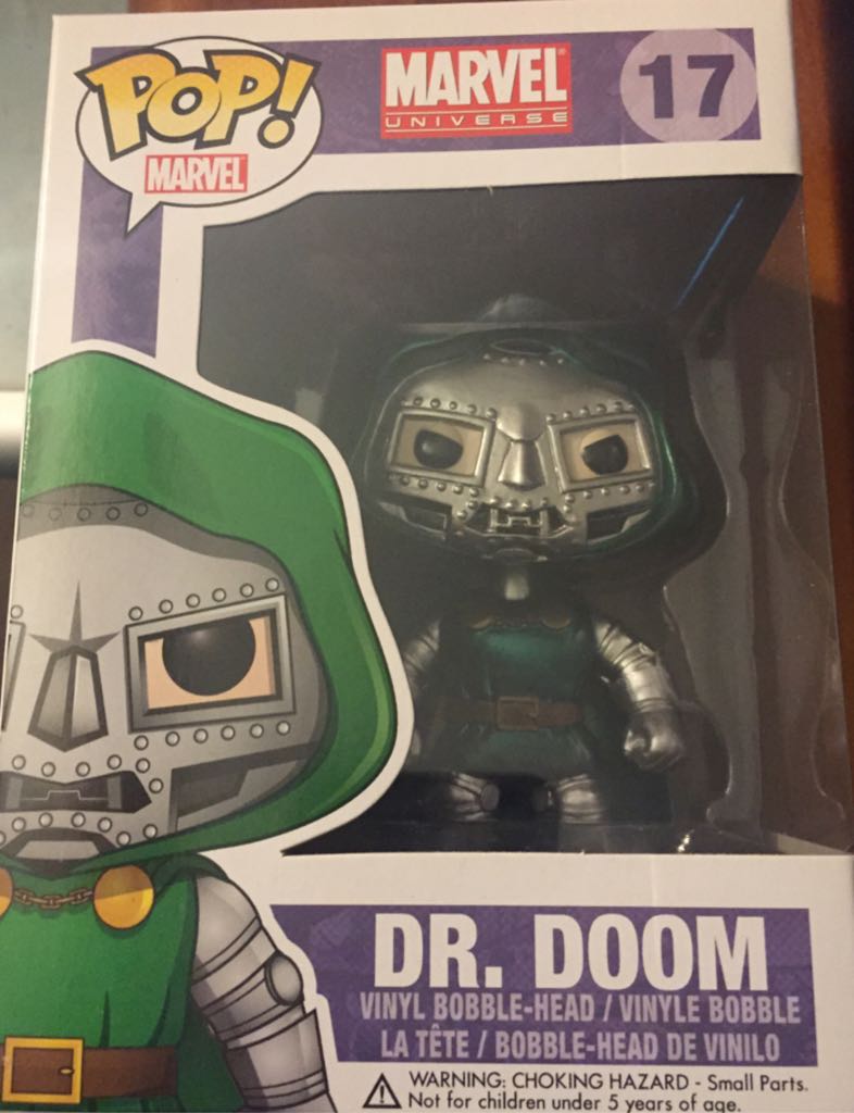 Dr. Doom (Metallic) - Marvel Universe vinyl figure collectible - Main Image 2