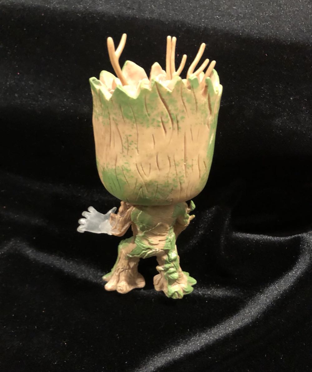 Groot Glow In The Dark Exclusive - Guardians of the Galaxy vinyl figure collectible - Main Image 2