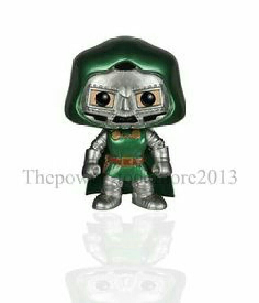 Dr Doom (Metallic) - Marvel Universe vinyl figure collectible - Main Image 2