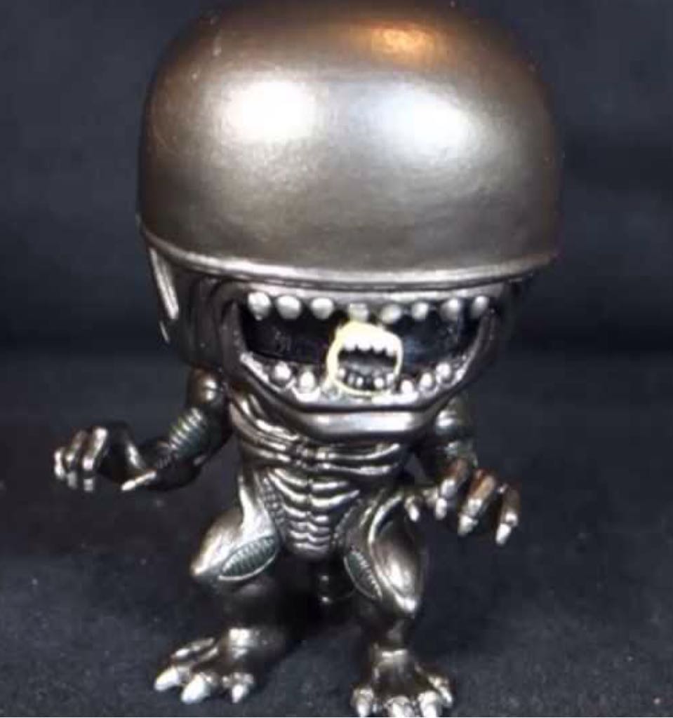 Alien petrified - Alien vinyl figure collectible - Main Image 2